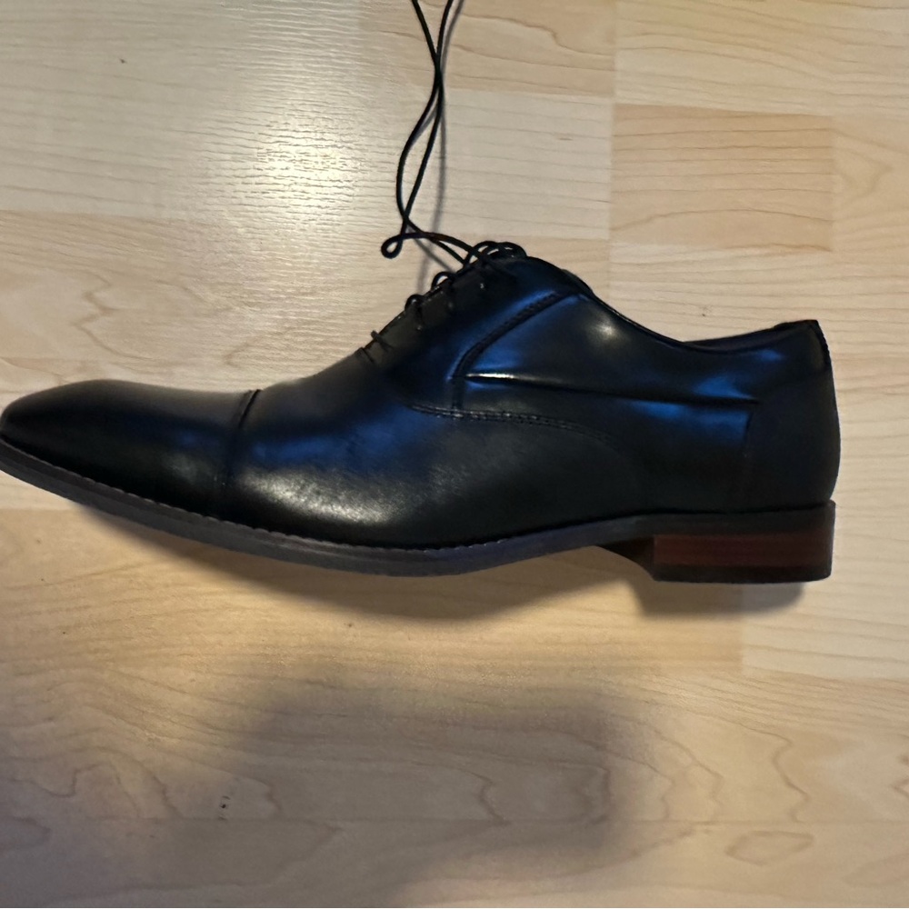 Sleek Black Leather Men's Oxfords